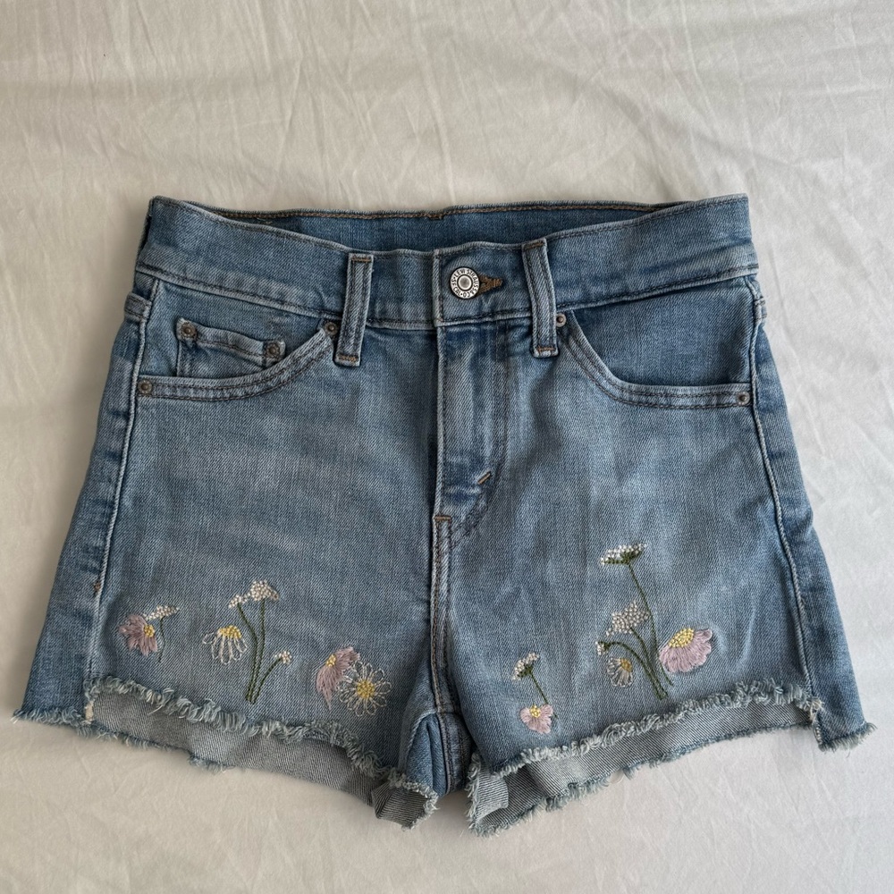 Levi’s Embroidered Denim Women Shorts